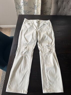 American Eagle Outfitters White Distressed Straight-Leg Jeans